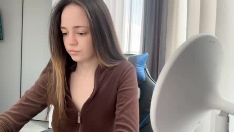 Milana online show from 04-19-26, 11:09