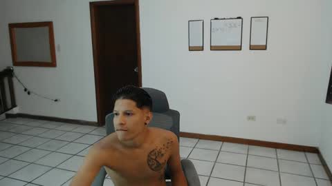 Snapshot of eloysamm chatting on 11-20-25, 04:45 eloysamm online show from 11-20-25, 04:45