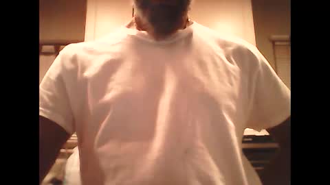 Snapshot of elparador chatting on 01-03-25, 01:05 El Parador online show from 01-03-25, 01:05