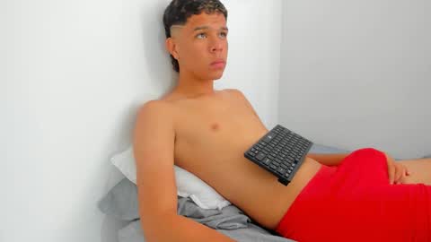 Snapshot of elpicha_dotado chatting on 02-05-26, 02:43 elpicha_dotado online show from 02-05-26, 02:43