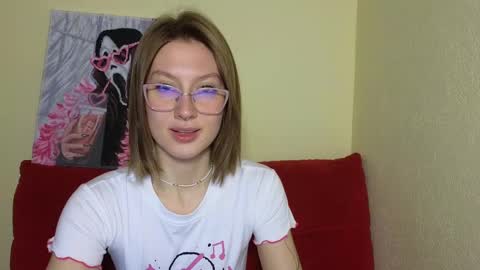 Snapshot of elsaangel chatting on 12-18-24, 01:15 elsaangel online show from 12-18-24, 01:15