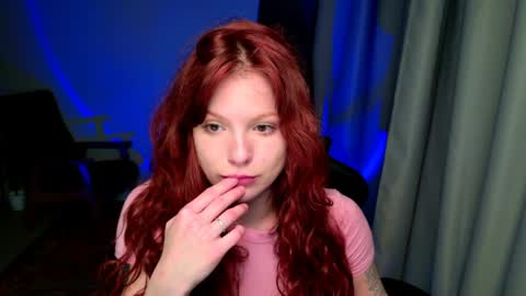 Snapshot of elsie_ginger chatting on 04-22-26, 10:11 Elsie online show from 04-22-26, 10:11