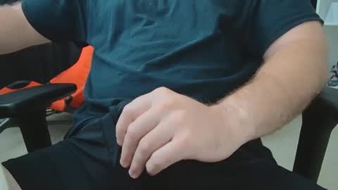 Snapshot of eltanke2206 chatting on 09-10-25, 01:44 alexgarg online show from 09-10-25, 01:44