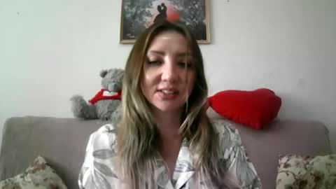 Snapshot of elvinasweet chatting on 09-11-25, 06:02 ElvinaSweet online show from 09-11-25, 06:02