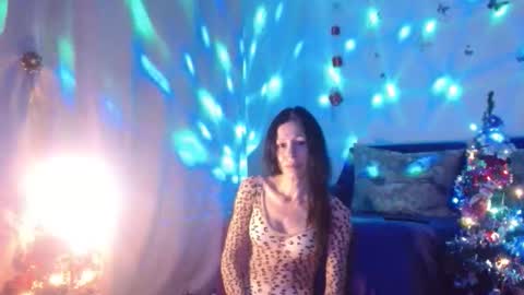 Elisa online show from 12-04-25, 07:11