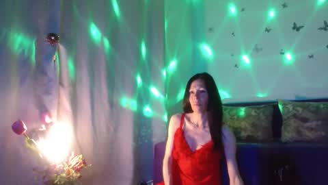Snapshot of elysasun chatting on 05-01-26, 07:29 Elisa online show from 05-01-26, 07:29