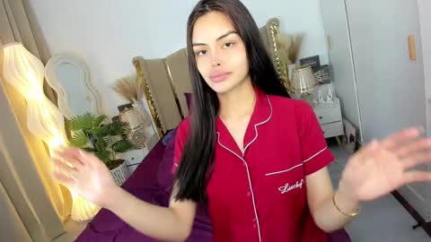 Snapshot of elyshunter chatting on 01-19-25, 07:15 ElysHunter the girl will hunt you  online show from 01-19-25, 07:15