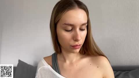 Elysia online show from 10-21-25, 09:54