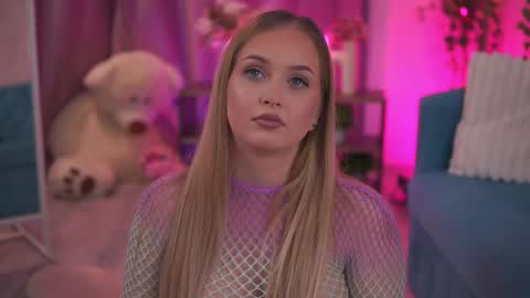 Elyssa online show from 02-14-26, 07:43