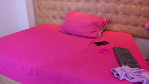 Emily online show from 04-12-26, 04:23