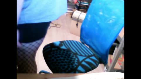 Snapshot of em_77_4 chatting on 07-05-26, 08:38 Em online show from 07-05-26, 08:38