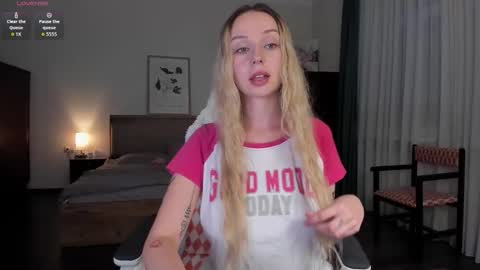 Emilie online show from 11-17-25, 03:51