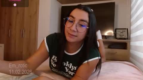Snapshot of em_rotic chatting on 02-12-26, 09:21 Emilia online show from 02-12-26, 09:21