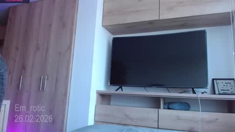 Snapshot of em_rotic chatting on 02-26-26, 07:24 Emilia online show from 02-26-26, 07:24