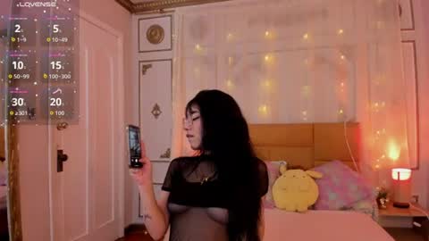 Snapshot of emalittle chatting on 07-10-26, 03:55 Emma online show from 07-10-26, 03:55