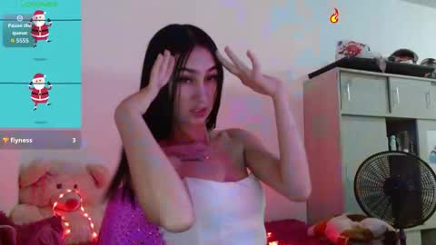 ember57607 online show from 11-26-25, 10:33