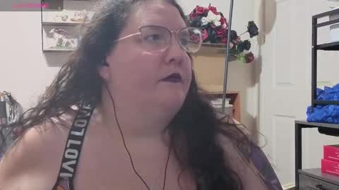 Snapshot of emberlynnix chatting on 10-08-25, 04:54 Emberlyn Nix online show from 10-08-25, 04:54