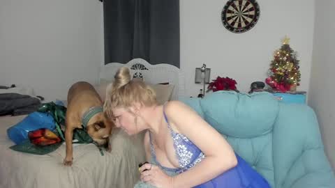 Ember Pheonixxx online show from 12-23-24, 03:40