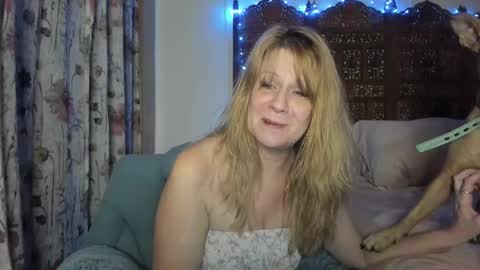 Ember Pheonixxx online show from 11-18-25, 04:28