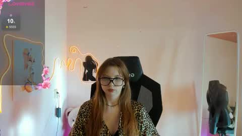 Snapshot of embervexen chatting on 03-02-26, 04:58 Ember online show from 03-02-26, 04:58