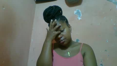 Snapshot of emeldah chatting on 01-19-26, 09:02 emelda online show from 01-19-26, 09:02