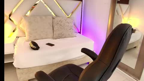 Emily  online show from 03-17-26, 04:39