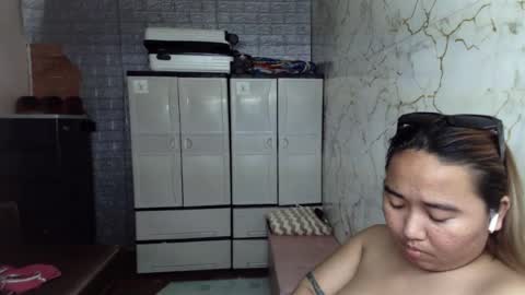 Snapshot of emely_slutxxx chatting on 07-14-26, 10:21 Emely online show from 07-14-26, 10:21