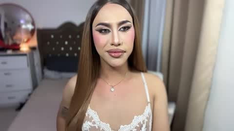 EMELY online show from 02-15-26, 07:27