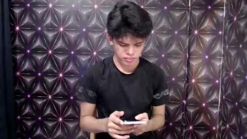 Snapshot of emerald_cummer chatting on 09-16-25, 01:45 emerald_cummer online show from 09-16-25, 01:45