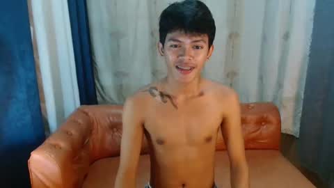 Snapshot of emerald_cummer chatting on 02-11-26, 03:17 emerald_cummer online show from 02-11-26, 03:17