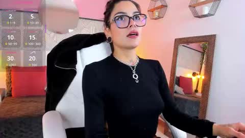 Esmeralda online show from 11-07-25, 01:11