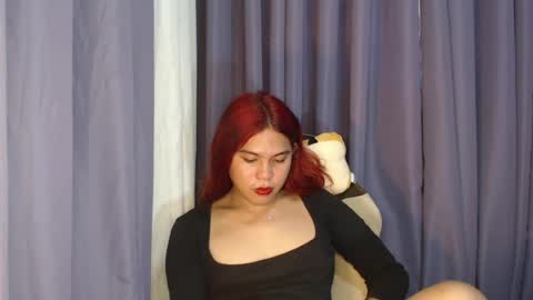 Snapshot of emere_kai_24xxx chatting on 07-05-26, 04:07 Chelle dont forget to folloe me and thumps up online show from 07-05-26, 04:07