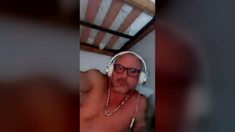 Snapshot of emersonfilho chatting on 07-05-26, 01:56 emersonfilho online show from 07-05-26, 01:56