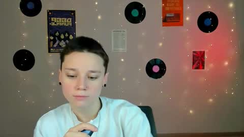 Snapshot of emi_fade chatting on 02-02-26, 09:30 emi_fade online show from 02-02-26, 09:30