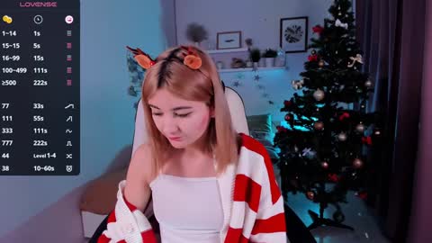 Snapshot of emi_joy chatting on 01-05-25, 09:14 Emily follow me online show from 01-05-25, 09:14