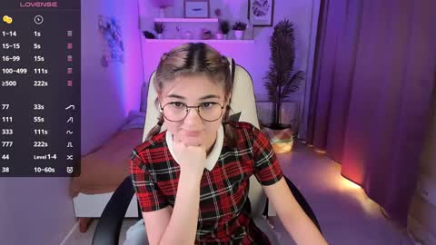 Snapshot of emi_joy chatting on 01-19-25, 05:49 Emily follow me online show from 01-19-25, 05:49