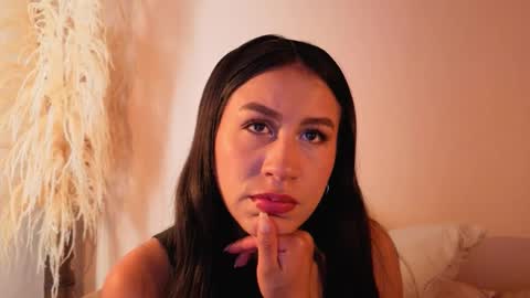 Emilia Gomez online show from 11-15-25, 02:24