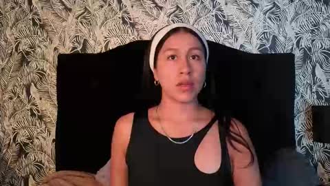 Emilia Gomez online show from 12-21-25, 08:27