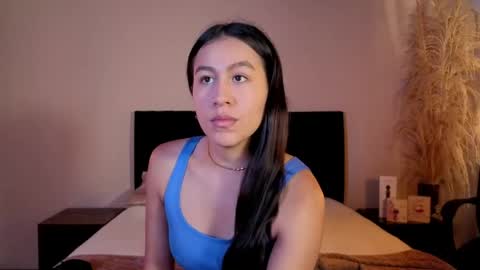 Snapshot of emigomez_ chatting on 05-12-26, 12:02 Emilia Gomez online show from 05-12-26, 12:02