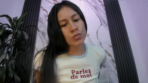 Snapshot of emigomez_ chatting on 05-20-26, 02:12 Emilia Gomez online show from 05-20-26, 02:12
