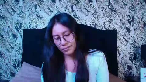Snapshot of emigomez_ chatting on 05-23-26, 12:27 Emilia Gomez online show from 05-23-26, 12:27
