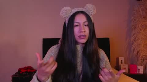 Snapshot of emigomez_ chatting on 06-29-26, 02:51 Emilia Gomez online show from 06-29-26, 02:51
