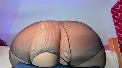 Emi online show from 03-16-26, 05:44