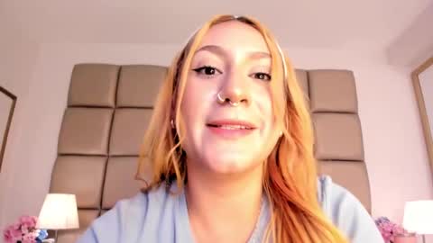 Snapshot of emiily_roberts1 chatting on 01-22-25, 10:59 EMILY ROBERTS online show from 01-22-25, 10:59