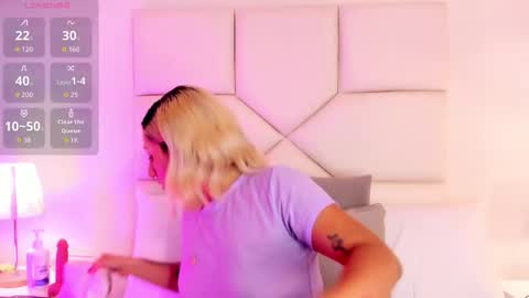 EMILY ROBERTS online show from 01-06-26, 07:39