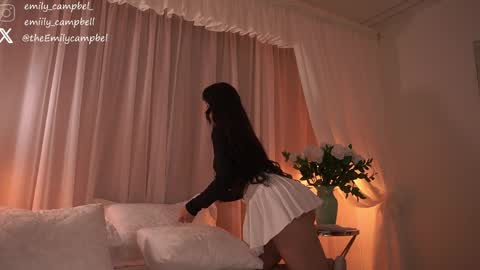 Emily Campbell online show from 04-10-26, 12:27