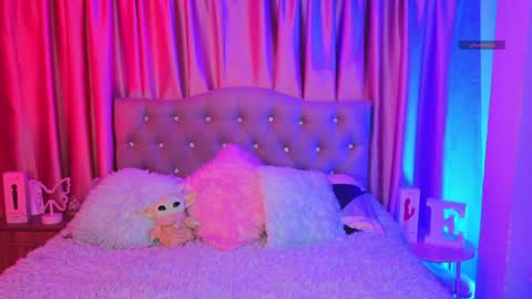 Emily online show from 04-08-26, 11:59