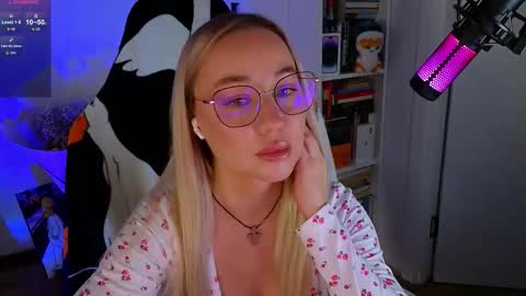 Snapshot of emili1_bc chatting on 10-04-25, 08:34 Emili online show from 10-04-25, 08:34