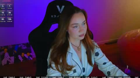 Emili online show from 05-07-26, 10:42