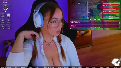 Snapshot of emili1_bc chatting on 07-21-26, 09:22 Emili online show from 07-21-26, 09:22